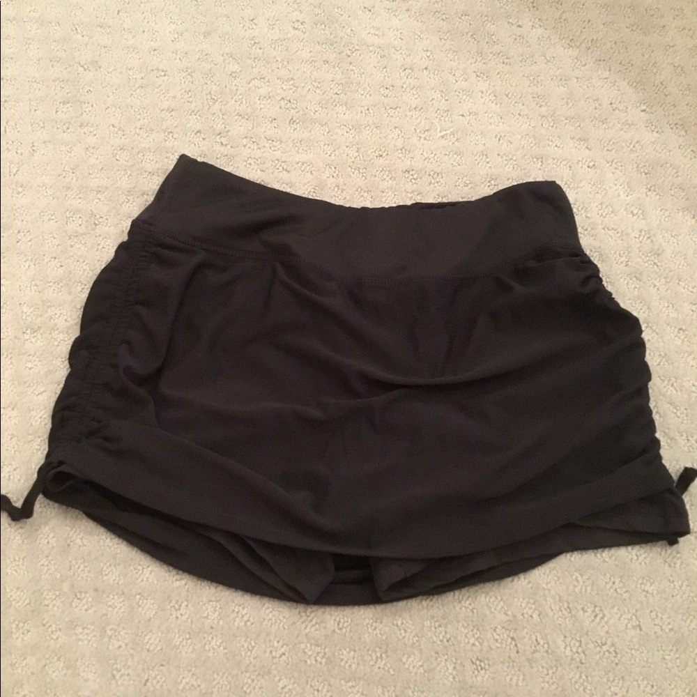 Shorts with side tie ruching